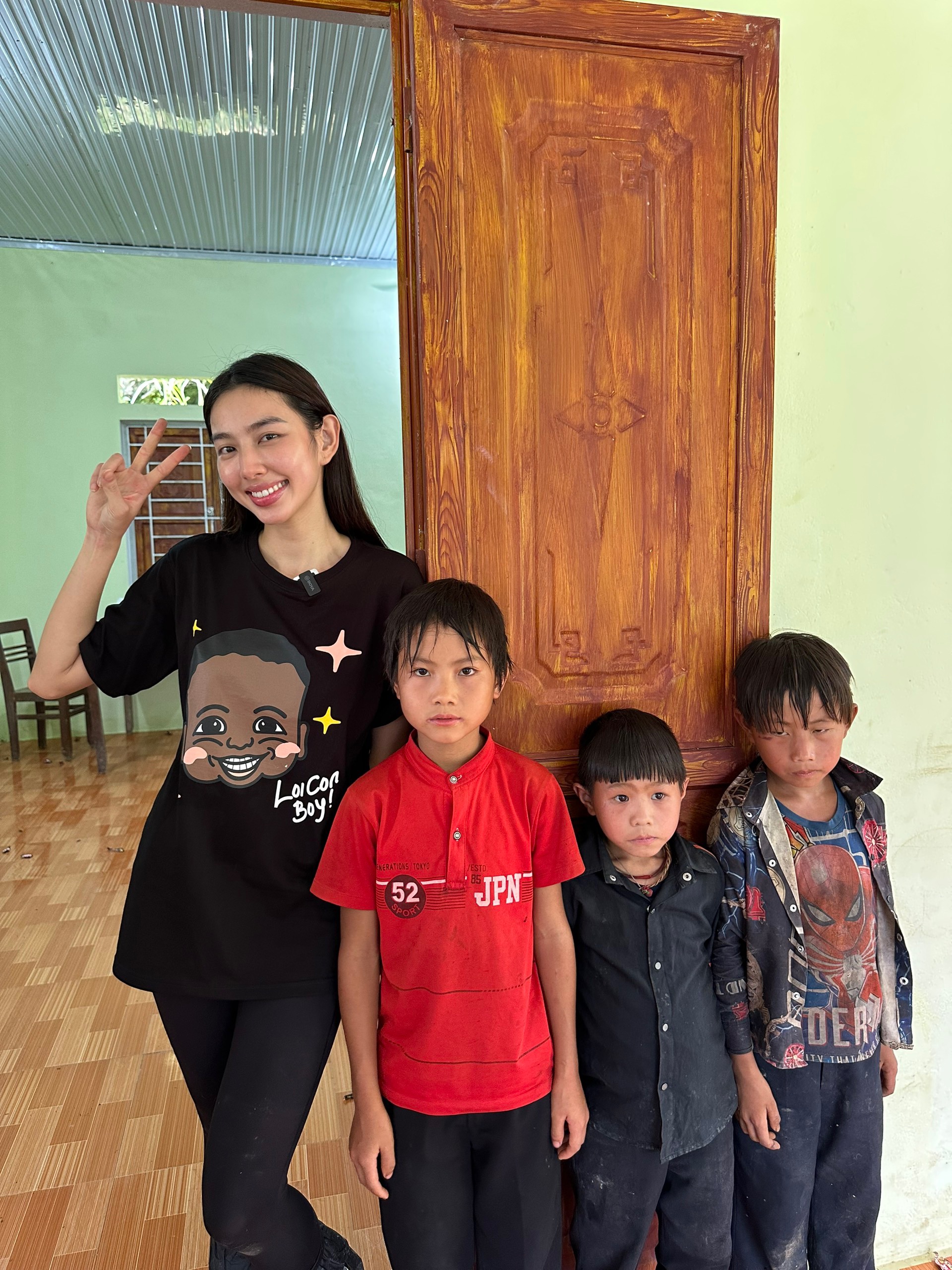 Hoa hậu Thuỳ Tiên: &quot;Quang Linh Vlogs là người anh mà tôi rất quý khi cùng mang lý tưởng yêu thương, giúp đỡ mọi người&quot; - Ảnh 5.