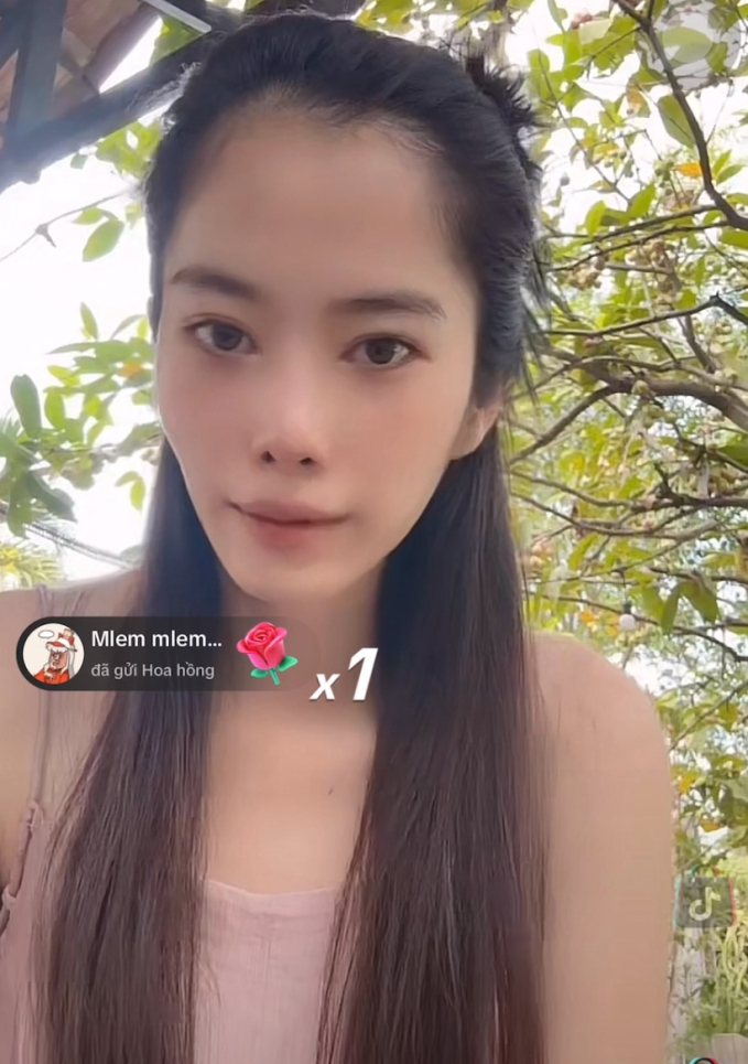 Nam Em đắt show sau khi bị phạt 37,5 triệu, bạn trai cố tình nhận show trên sóng livestream?- Ảnh 1.