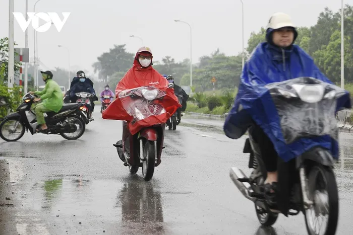 Điều khiển xe không có gương bên trái sẽ không bị phạt tiền, nhưng không khuyến khích