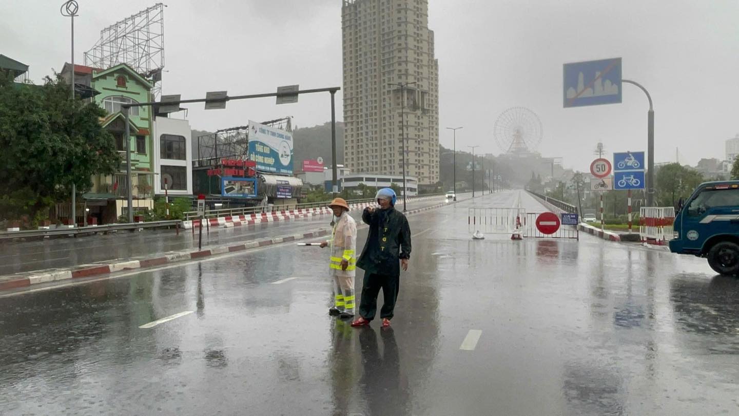 Nóng: Bão số 3 Yagi bất ngờ đi lệch hướng Nam, tiến thẳng vào Hải Phòng - Hà Nội với tốc độ khủng khiếp- Ảnh 24.