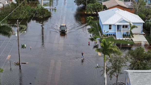 Florida hoa lệ biến thành vùng đất hoang tàn sau bão Milton lịch sử, số người thiệt mạng tiếp tục tăng- Ảnh 14.