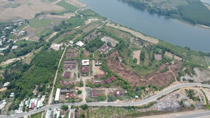 Khu đất gần 38ha từng được thành phố Đà Nẵng làm trung tâm giáo dục dạy nghề 05-06, bỏ hoang 10 năm, đến nay chưa được cấp sổ đỏ. Ảnh: Nguyễn Đông