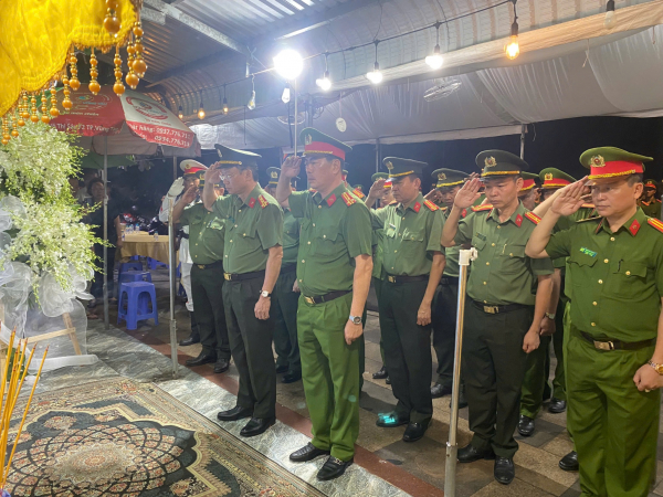 Lãnh đạo tỉnh Bà Rịa-Vũng Tàu đến thăm hỏi, gửi lời chia buồn gia đình chiến sĩ Cảnh sát hy sinh -6