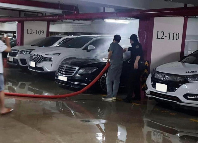 Vụ ô tô 5 tỷ đồng của Duy Mạnh bất ngờ bốc cháy: Nam ca sĩ muốn được hãng xe bồi thường thế nào?- Ảnh 1.