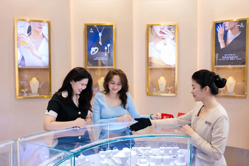 Giá vàng thế giới trồi sụt bất thường, chuyên gia cảnh báo về kịch bản sụt mạnh