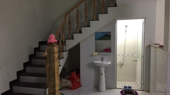 Kho Tư liệu Xây dựng - Bố trí WC dưới gầm cầu thang | Tận dụng không gian dưới gầm thang làm Toilet