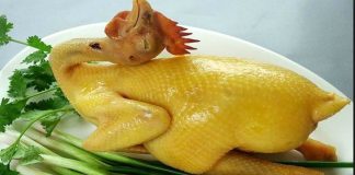 Luộc gà xong đừng vội vớt ra đĩa: Làm thêm bước này đảm bảo gà ngon, giòn sần sật không bị nát