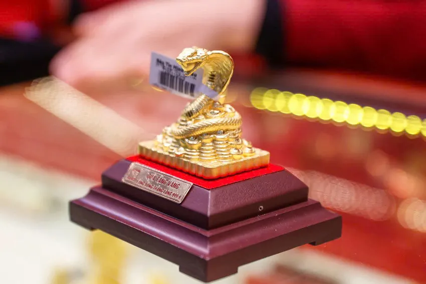 Giá vàng thế giới tăng mạnh, lập kỷ lục mới trên 4.100USD/ounce