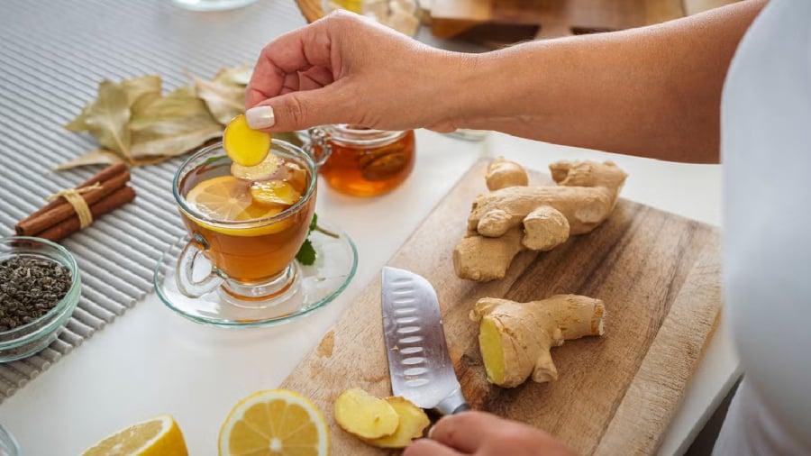 Nước chanh gừng mật ong mang ʟại nhiḕu ʟợi ích cho cơ thể, tṓt cho hệ tiêu hóa.