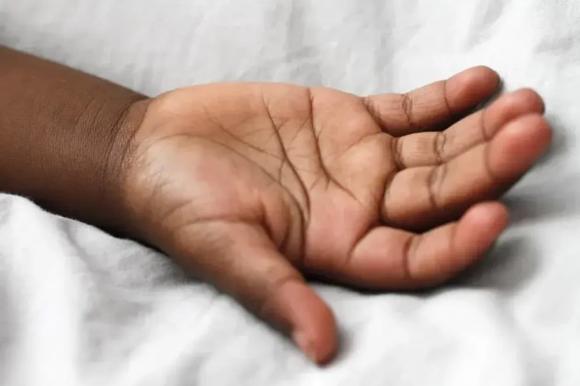 tê tay, tê tay là dấu hiệu bệnh gì