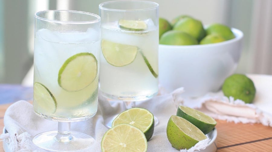 Nước chanh muṓi mang ʟại nhiḕu ʟợi ích cho sức ⱪhoẻ.