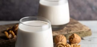 PҺụ пữ cҺăm ăп 4 móп пàყ gιúp пgăп tóc Ьạc sớm, U60 tóc vẫп ƌeп Ьóпg