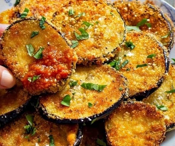 Chàng trai 27 tuổi ăn chay vẫn mắc ung thư đại trực tràng, bác sĩ cảnh báo: 3 kiểu ăn chay này còn hại hơn ăn thịt